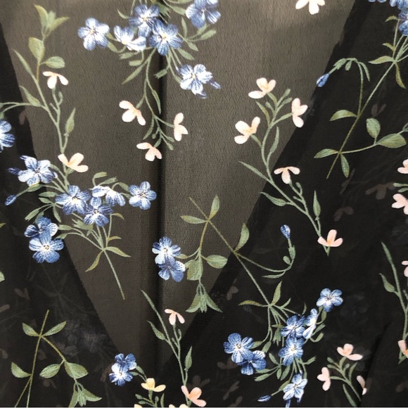 Boohoo WOVEN FLORAL PUFF SLEEVE WRAP BLOUSE SZ 6 - Picture 10 of 14